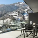 Отель Alpenparks & Taxacher 5*