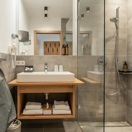 Alpenparks & Taxacher 酒店