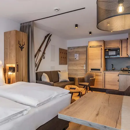 Alpenparks & Taxacher Hotel 5*