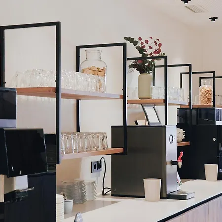 酒店 Alpenparks & Taxacher 5*