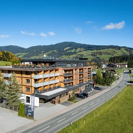 Hotel Alpenparks & Taxacher Kirchberg in Tirol