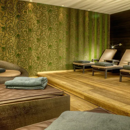 Alpenparks Hotel&apartment Taxacher 5*