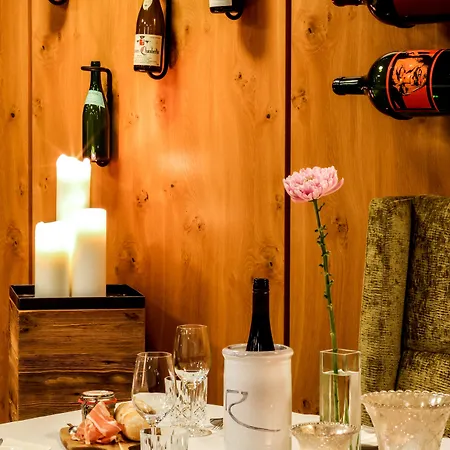 Alpenparks Hotel&apartment Taxacher Kirchberg in Tirol