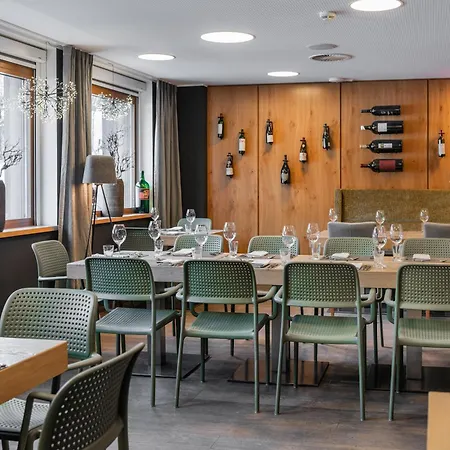 Alpenparks & Taxacher 5*