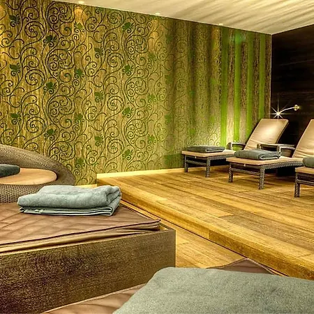 Alpenparks Hotel&apartment Taxacher