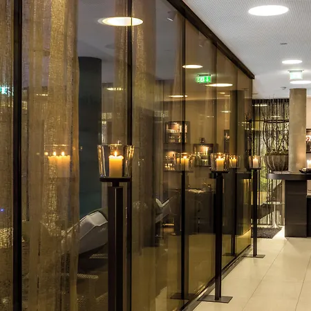Hotel Alpenparks & Taxacher 5*