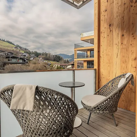 Hotel Alpenparks & Taxacher Kirchberg in Tirol