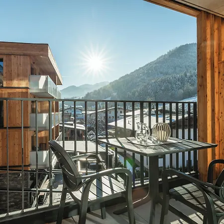 Alpenparks & Taxacher 5*