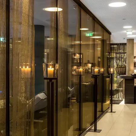 Hotel Alpenparks & Taxacher 5*