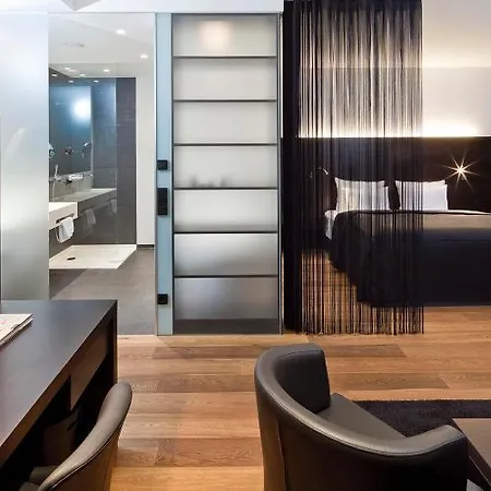 酒店 Alpenparks & Taxacher 5*