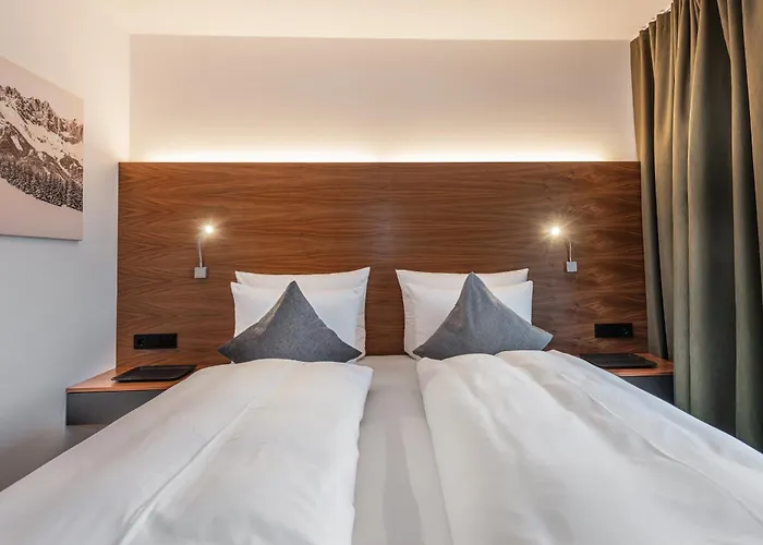 Hotel Alpenparks & Taxacher 5*