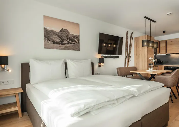 Hotel Alpenparks & Taxacher 5*