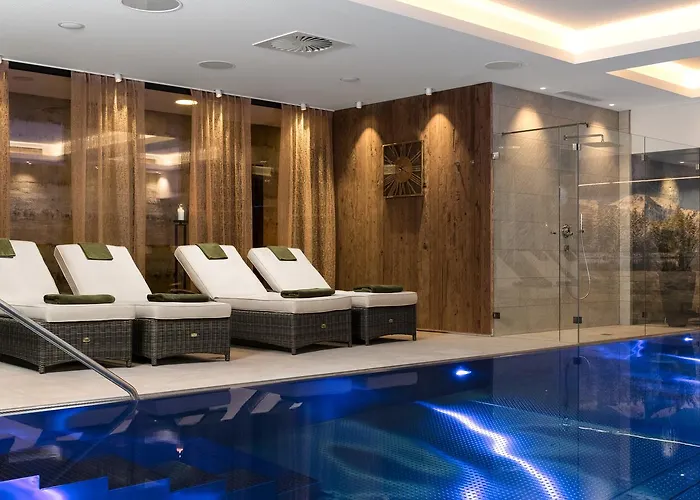 Hotel Alpenparks & Taxacher 5*