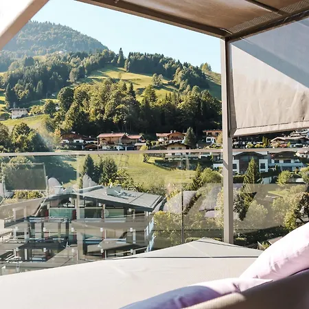 Alpenparks & Taxacher Szálloda 5*