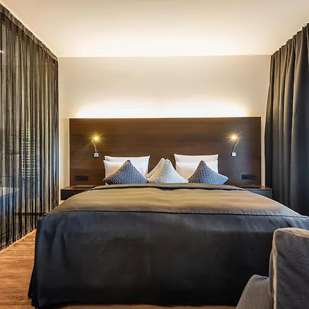 Alpenparks Hotel&apartment Taxacher 5*