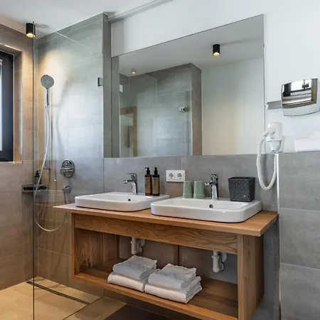Alpenparks Hotel&apartment Taxacher 5* Kirchberg in Tirol